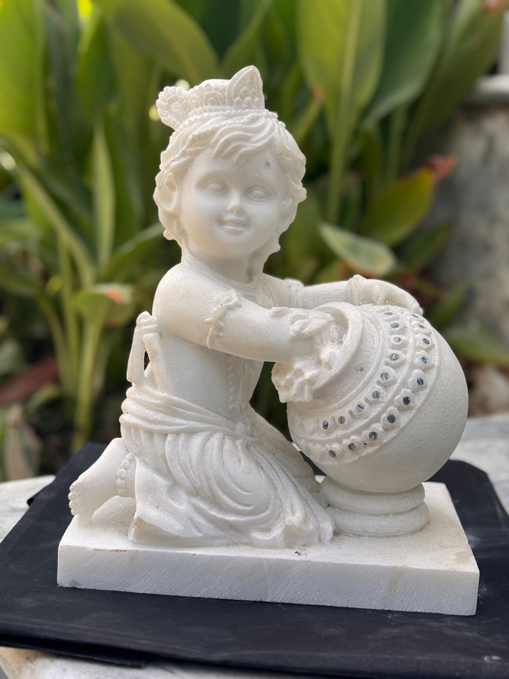 NATKHAT NANDAN IN WHITE AMBAJI MARBLE ( SIZE - 7 X 6 X 3.5 IN)