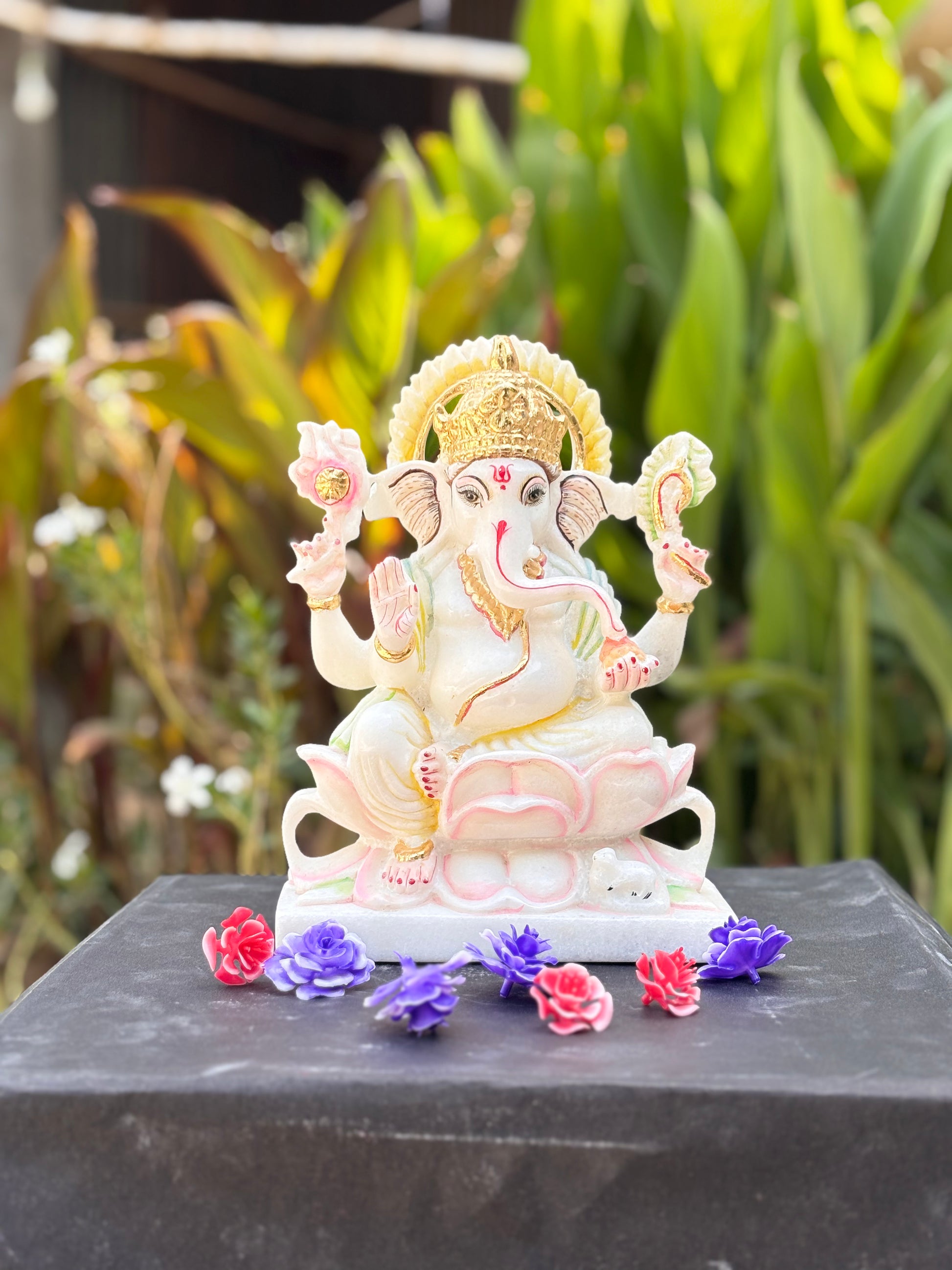 KAMAL GANESH JI IN WHITE AMBAJI MARBLE ( SIZE - 6 X 4.5 X 2 IN)
