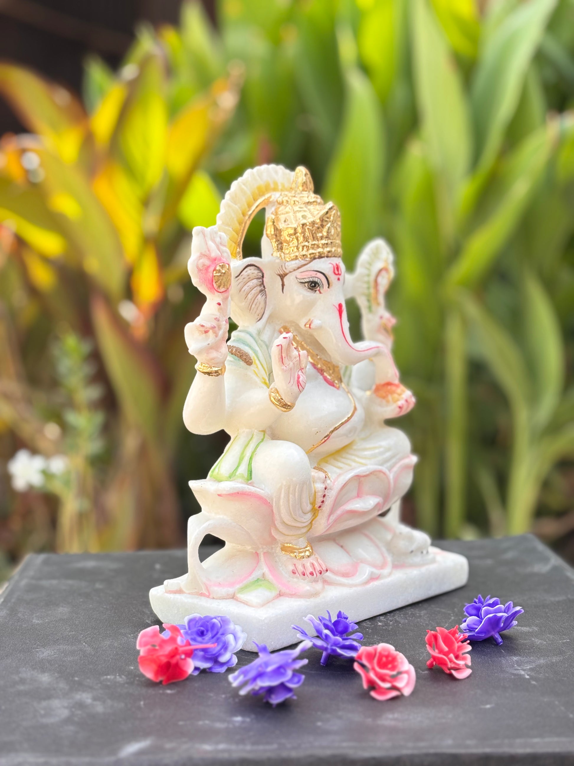 KAMAL GANESH JI IN WHITE AMBAJI MARBLE ( SIZE - 6 X 4.5 X 2 IN)