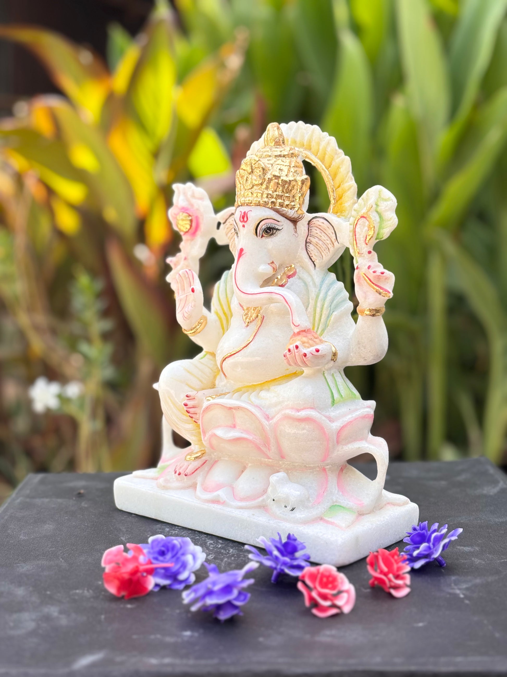 KAMAL GANESH JI IN WHITE AMBAJI MARBLE ( SIZE - 6 X 4.5 X 2 IN)