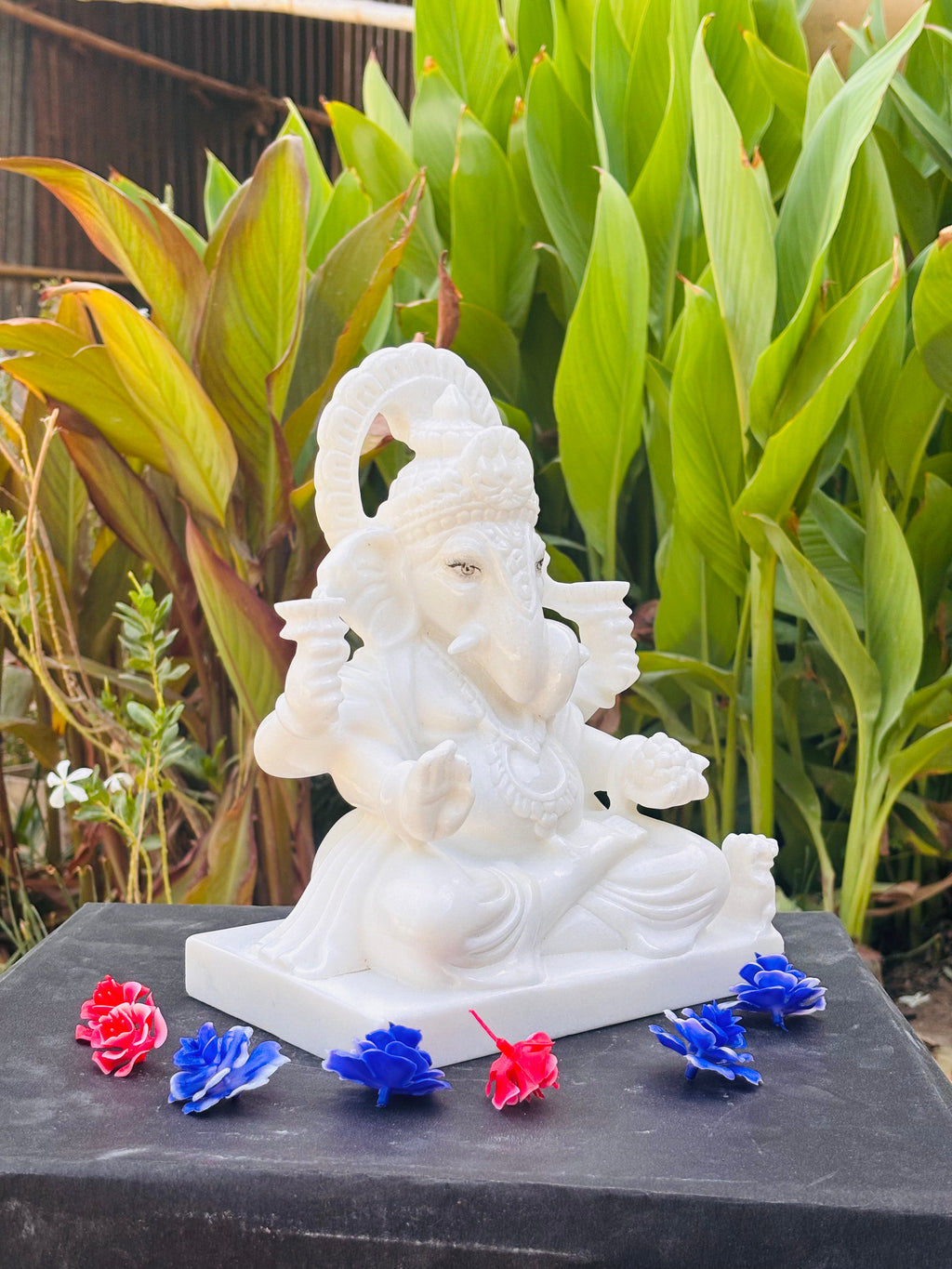 DAGDUSETH GANESH JI IN WHITE AMBAJI MARBLE ( SIZE - 5 X 4 X 3 IN)