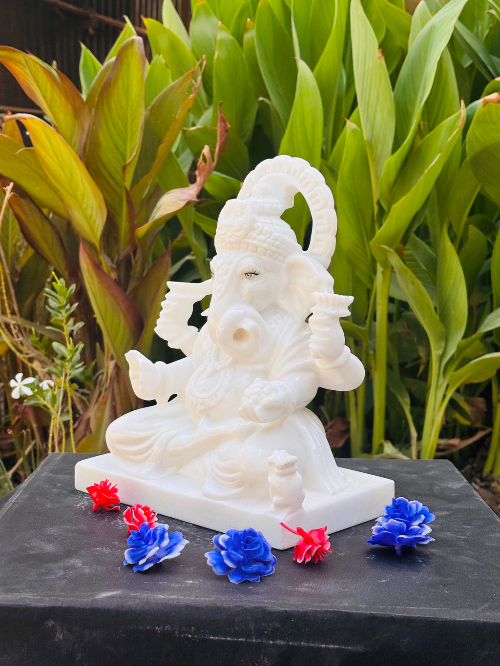 DAGDUSETH GANESH JI IN WHITE AMBAJI MARBLE ( SIZE - 5 X 4 X 3 IN)