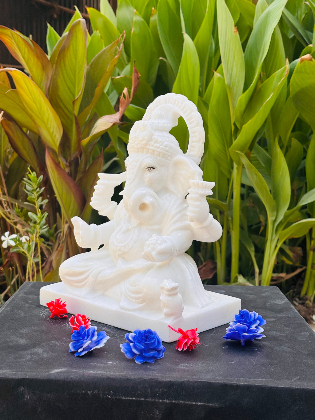 DAGDUSETH GANESH JI IN WHITE AMBAJI MARBLE ( SIZE - 5 X 4 X 3 IN)